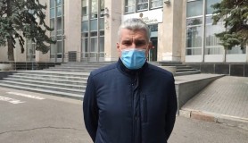 Slusari: Domnule Ciocoi, când vă veți caza la hotelul de lux de la Viena să vă gândiți la angajații CFM care nu au ce mânca de Paște